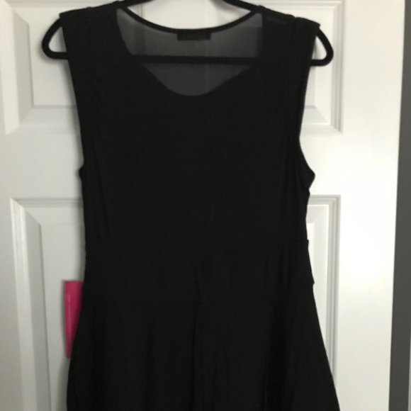 Little black dress - Picture 3 of 7